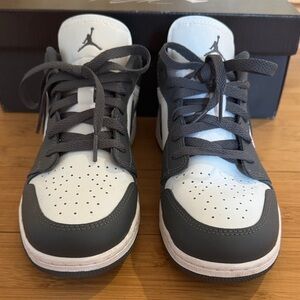 Jordan Kids Sneakers in Gray and White